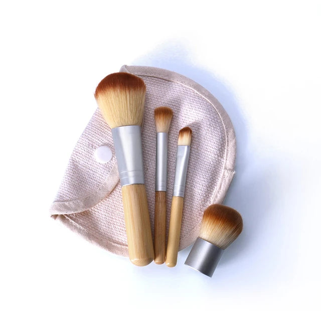 Set de 4 de brochas para maquillaje en bambú