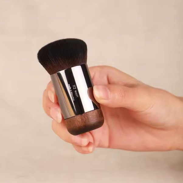 brocha de maquillaje en bambú y cerdas sintéticas