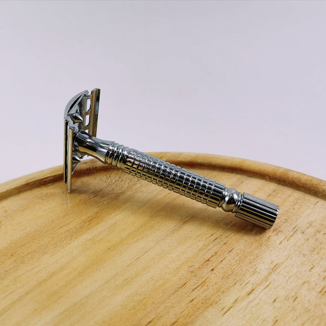 Maquina de afeitar en acero inoxidable