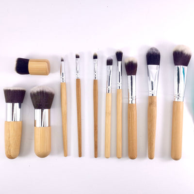 Brochas para maquillaje mango en bambú