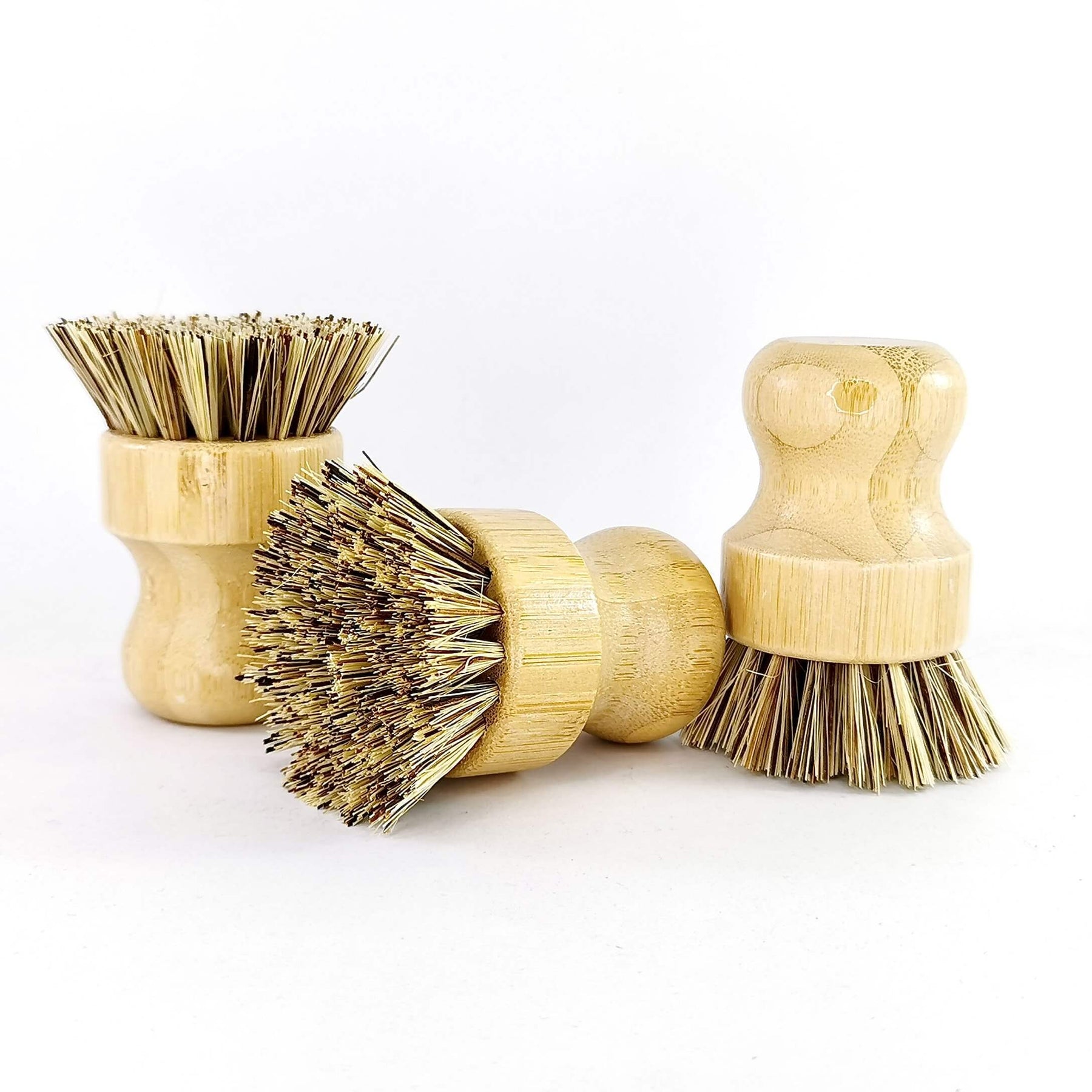 Cepillo de uñas, de madera y fibras vegetales